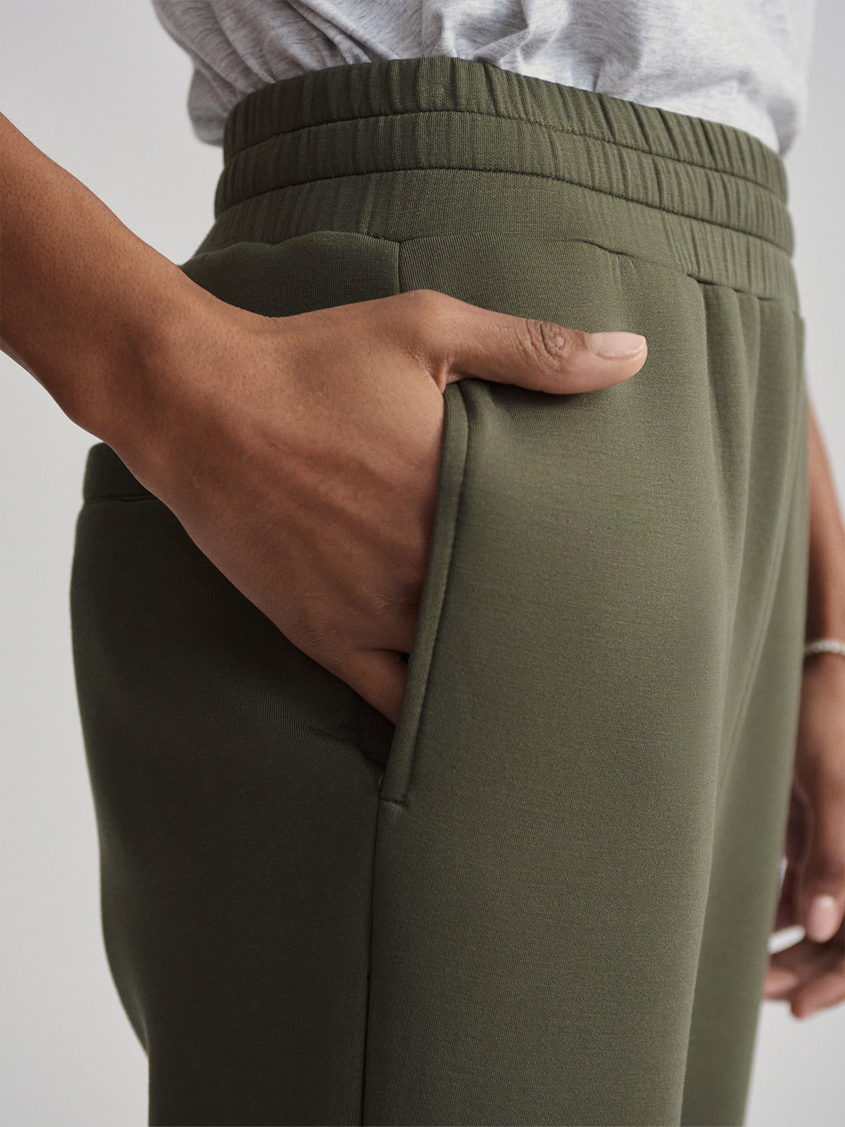 Olive Night The Slim Pant 27.5"