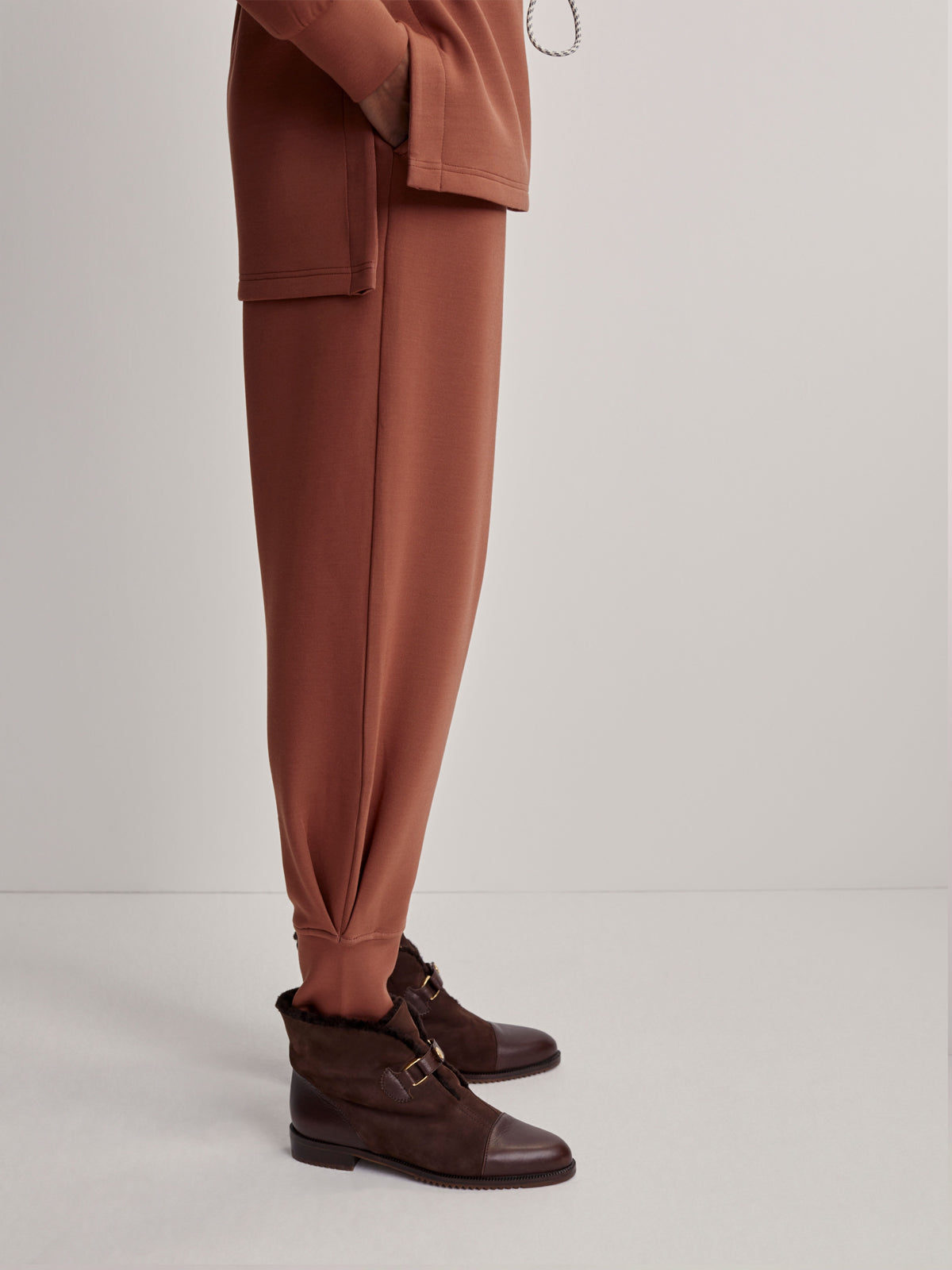 Brown Patina The Relaxed Pant 27.5"