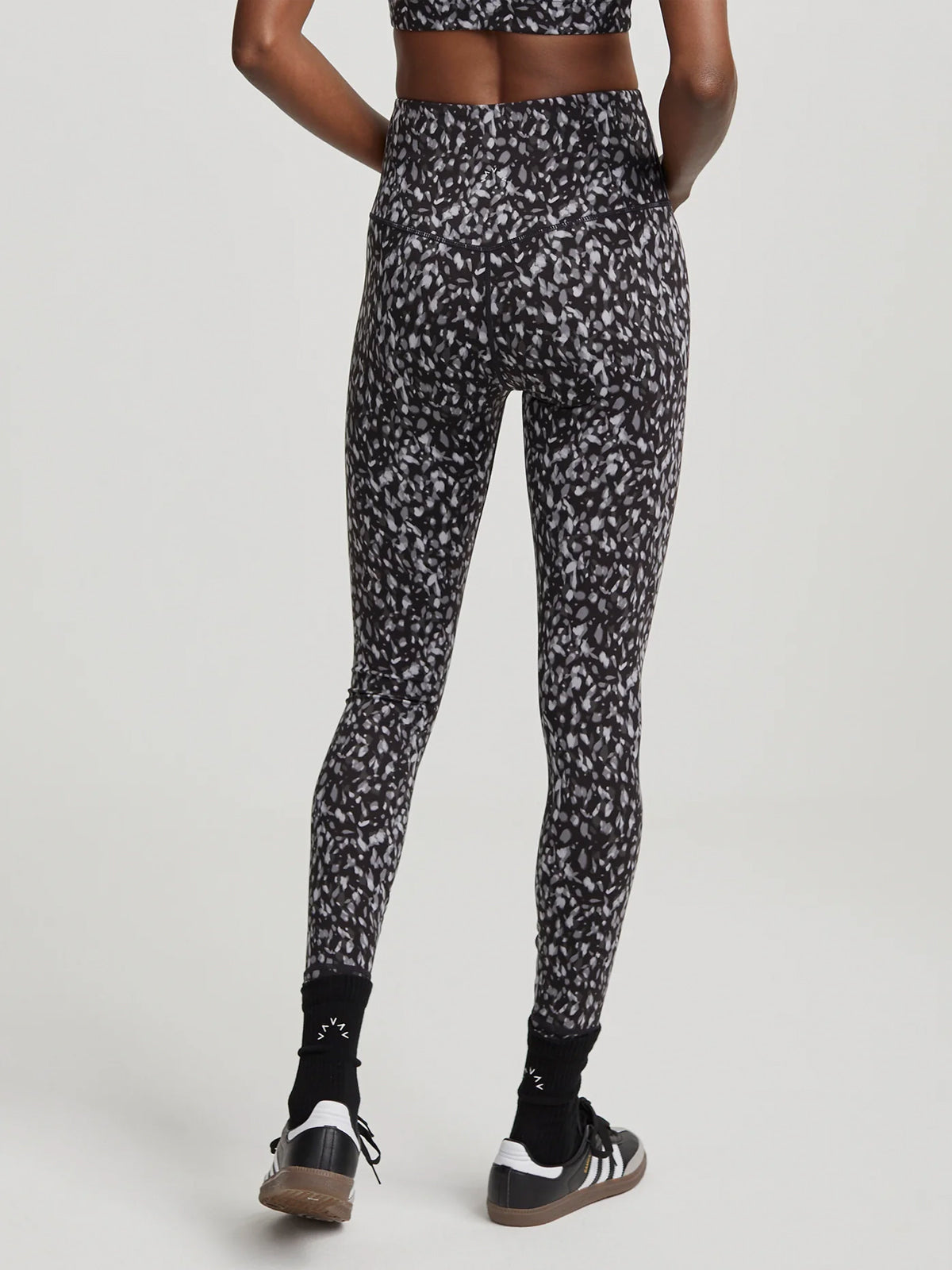 Deep Motion Petal Form High 25" Leggings