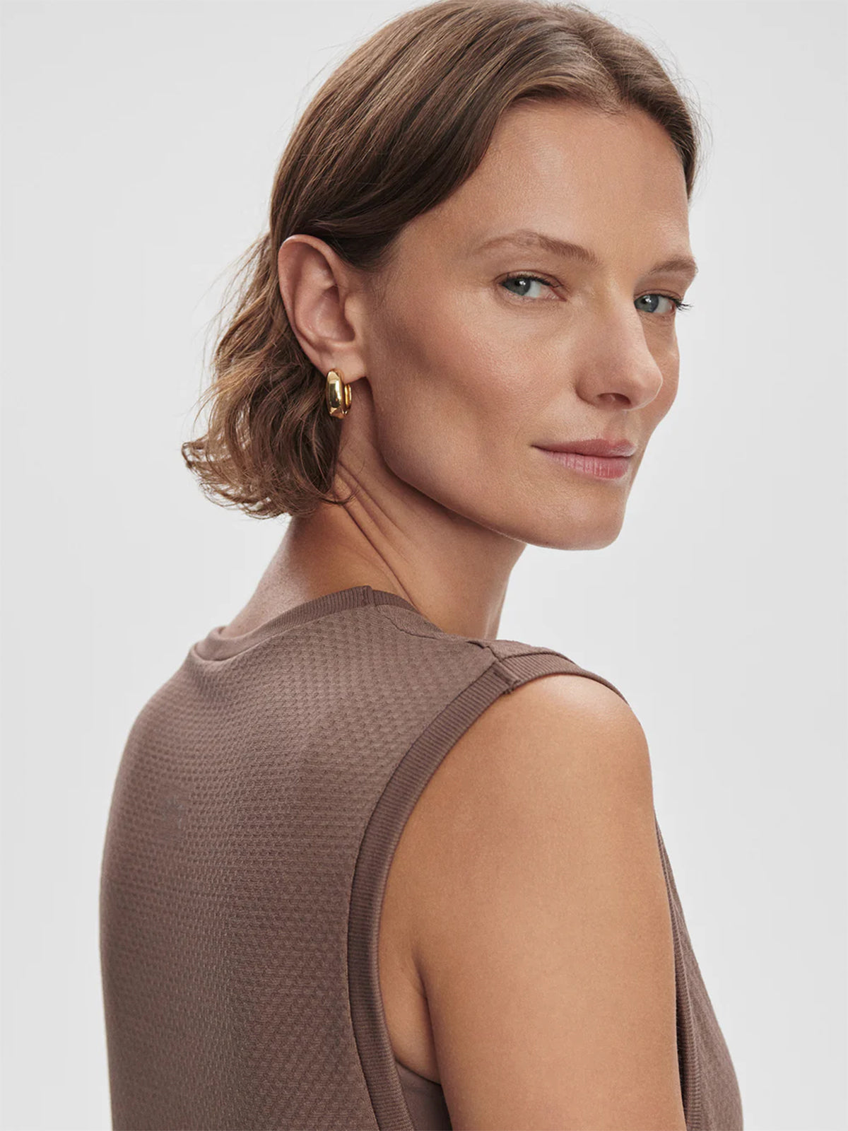 Deep Taupe Seamless Page Cropped Tank Top