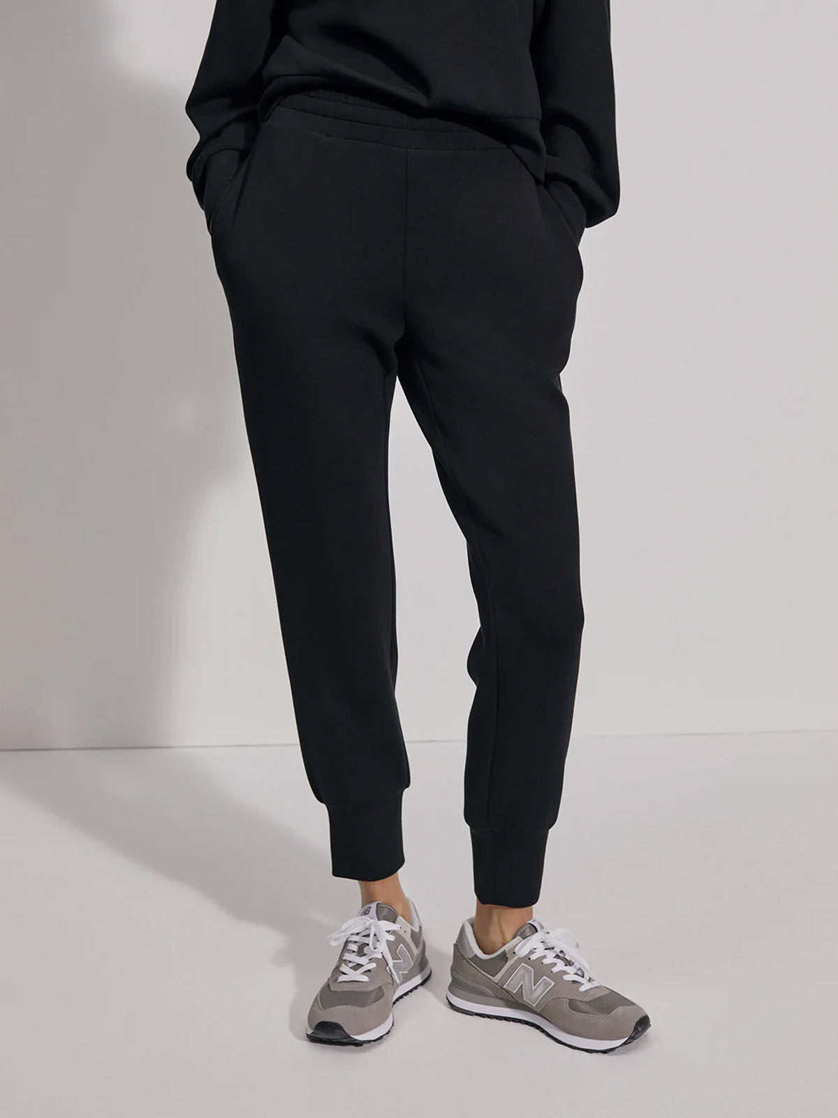 Black The Slim Cuff Pant 25"