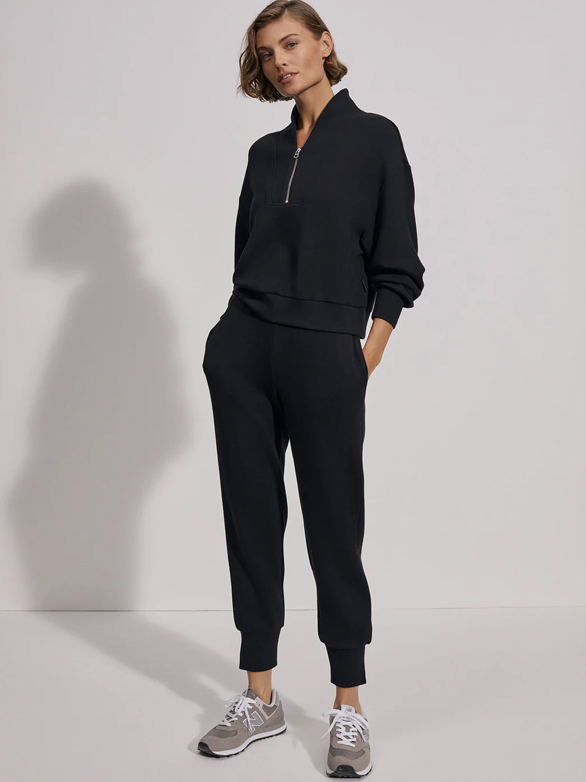 Black The Slim Cuff Pant 25"
