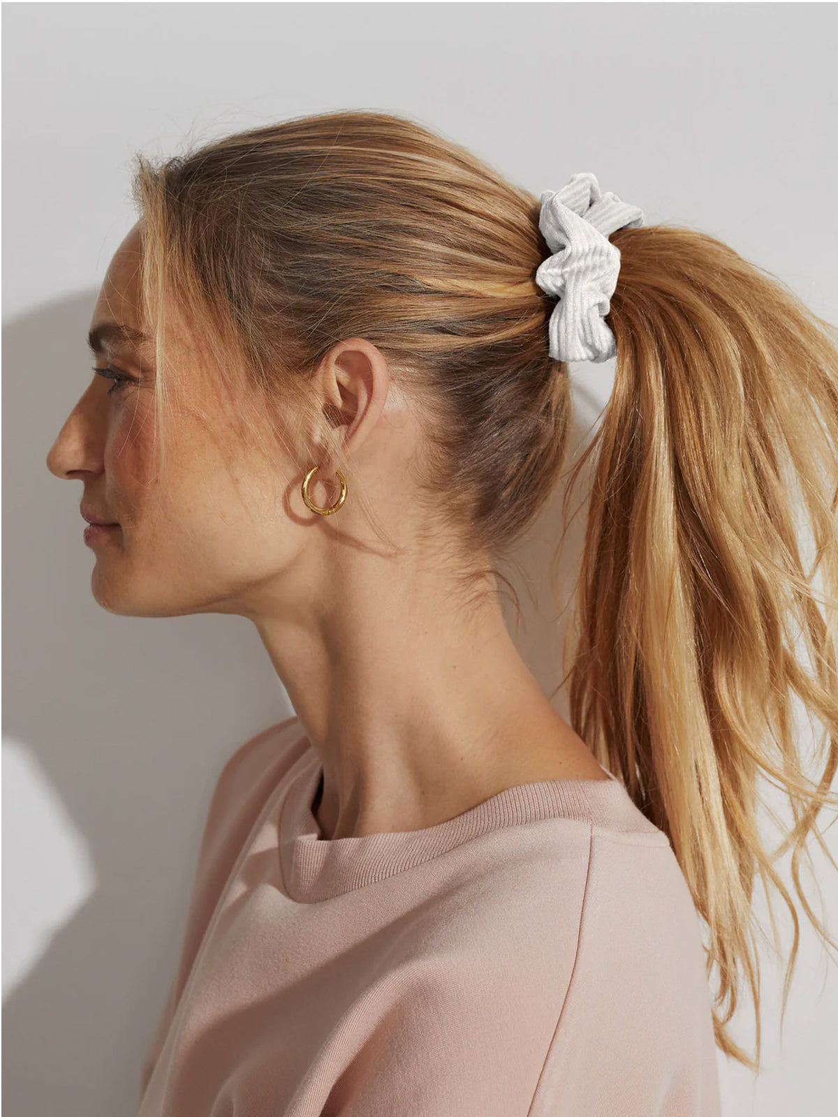 Black / Egret Vista Scrunchies