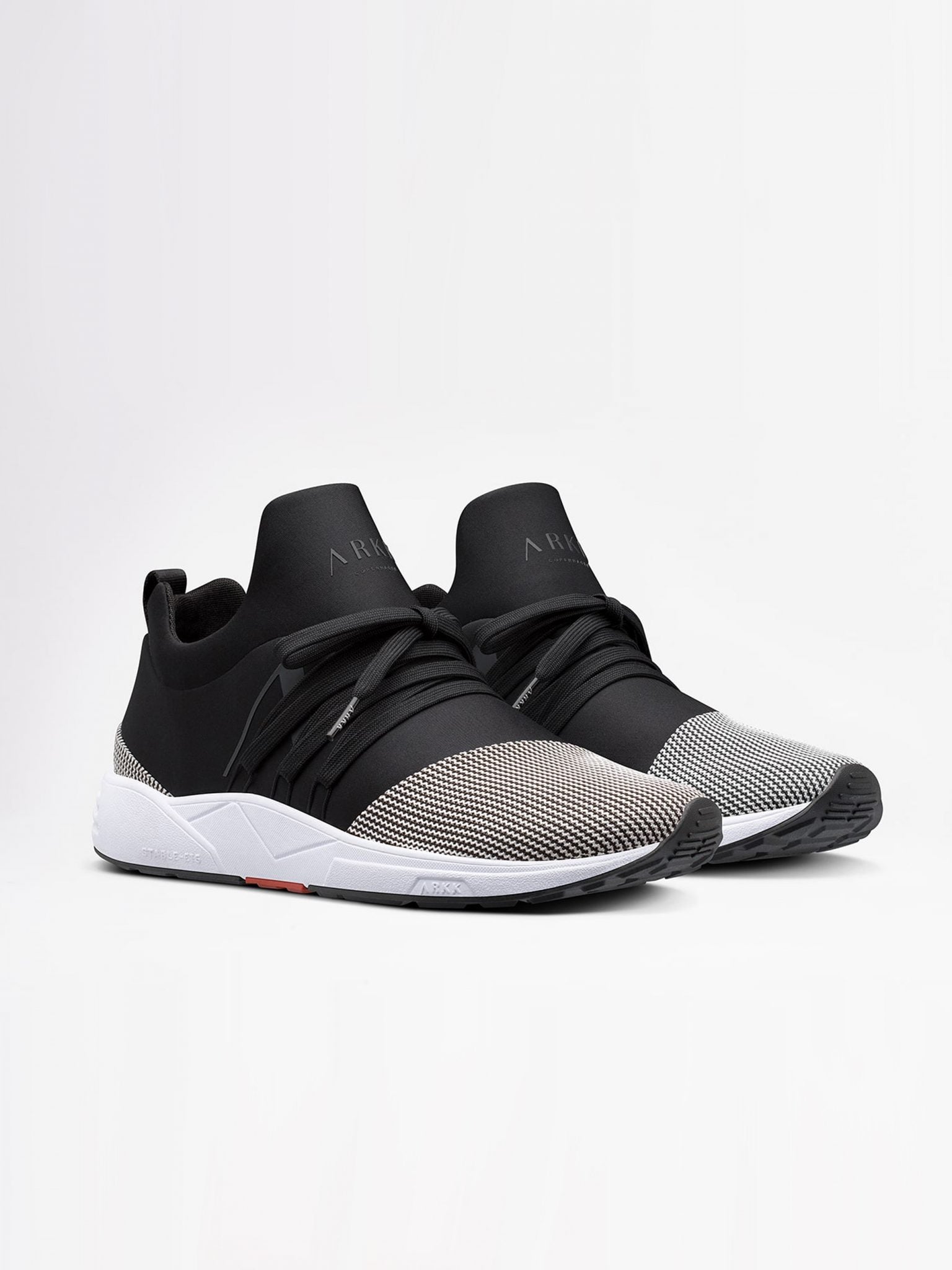 Raven Mesh S-E15 Black White Sneakers