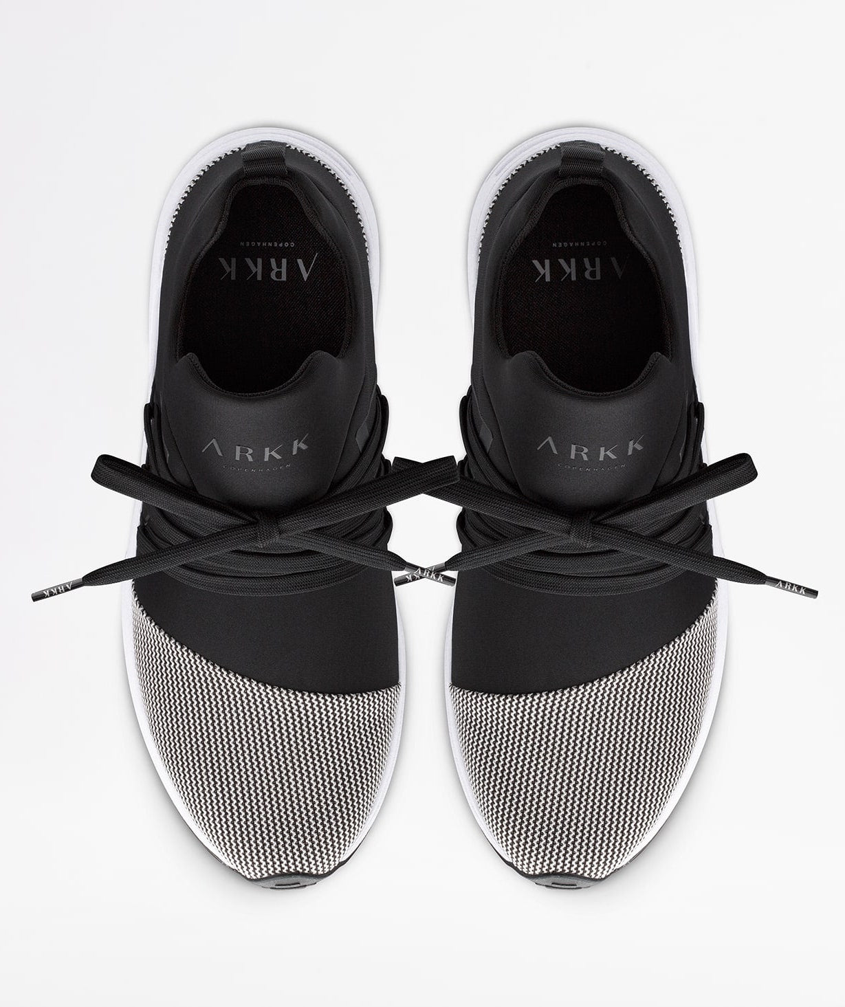 Raven Mesh S-E15 Black White Sneakers
