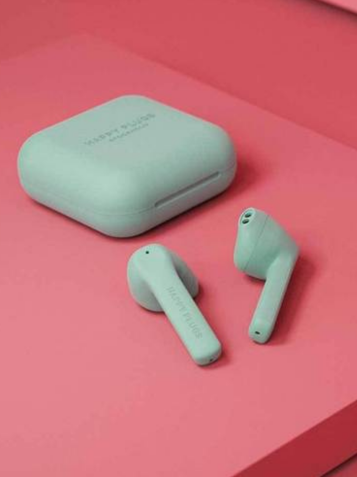 Happy Plugs