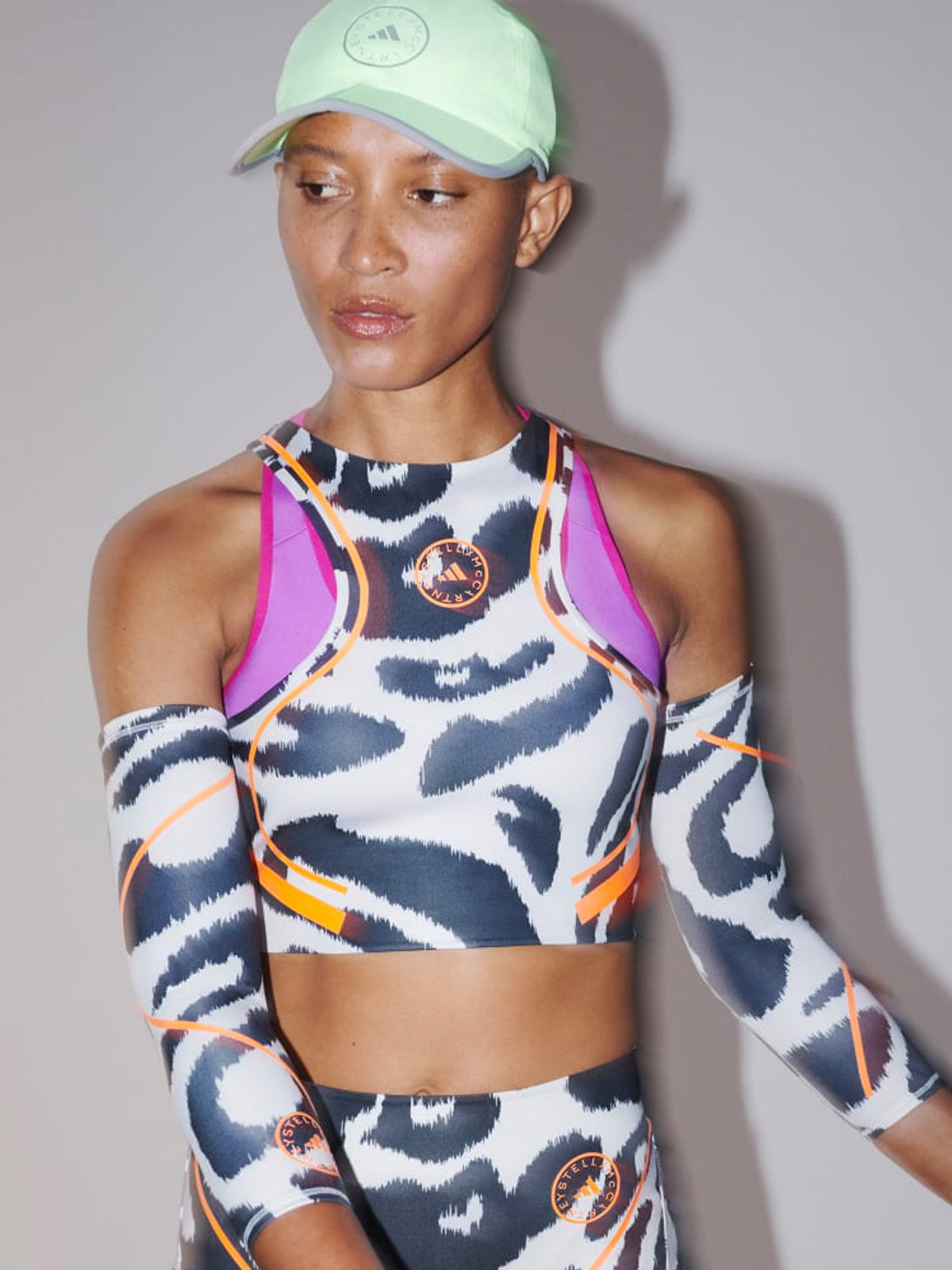 Chalk Pearl Leopard Print TruePace Running Crop Top with Arm Guards