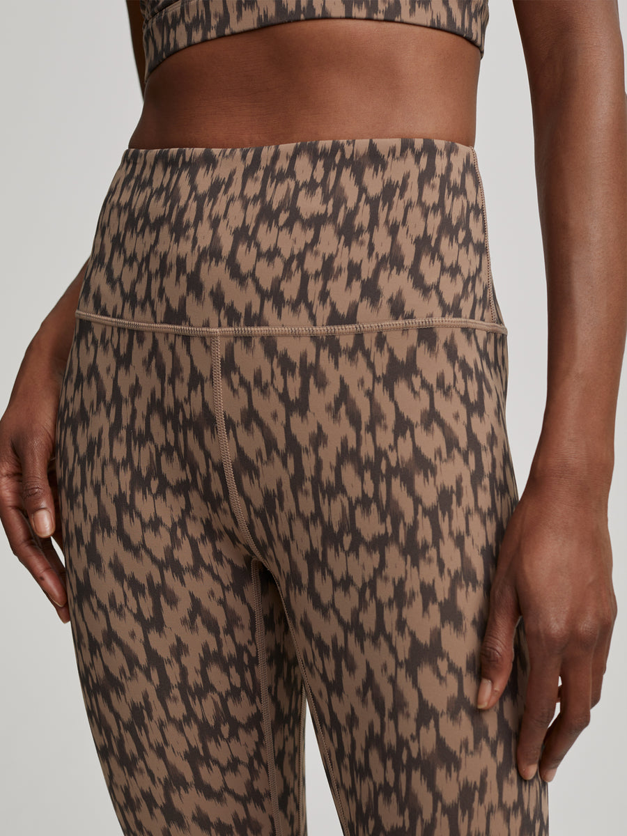 Cocoa Etched Animal Form High 25" Leggings