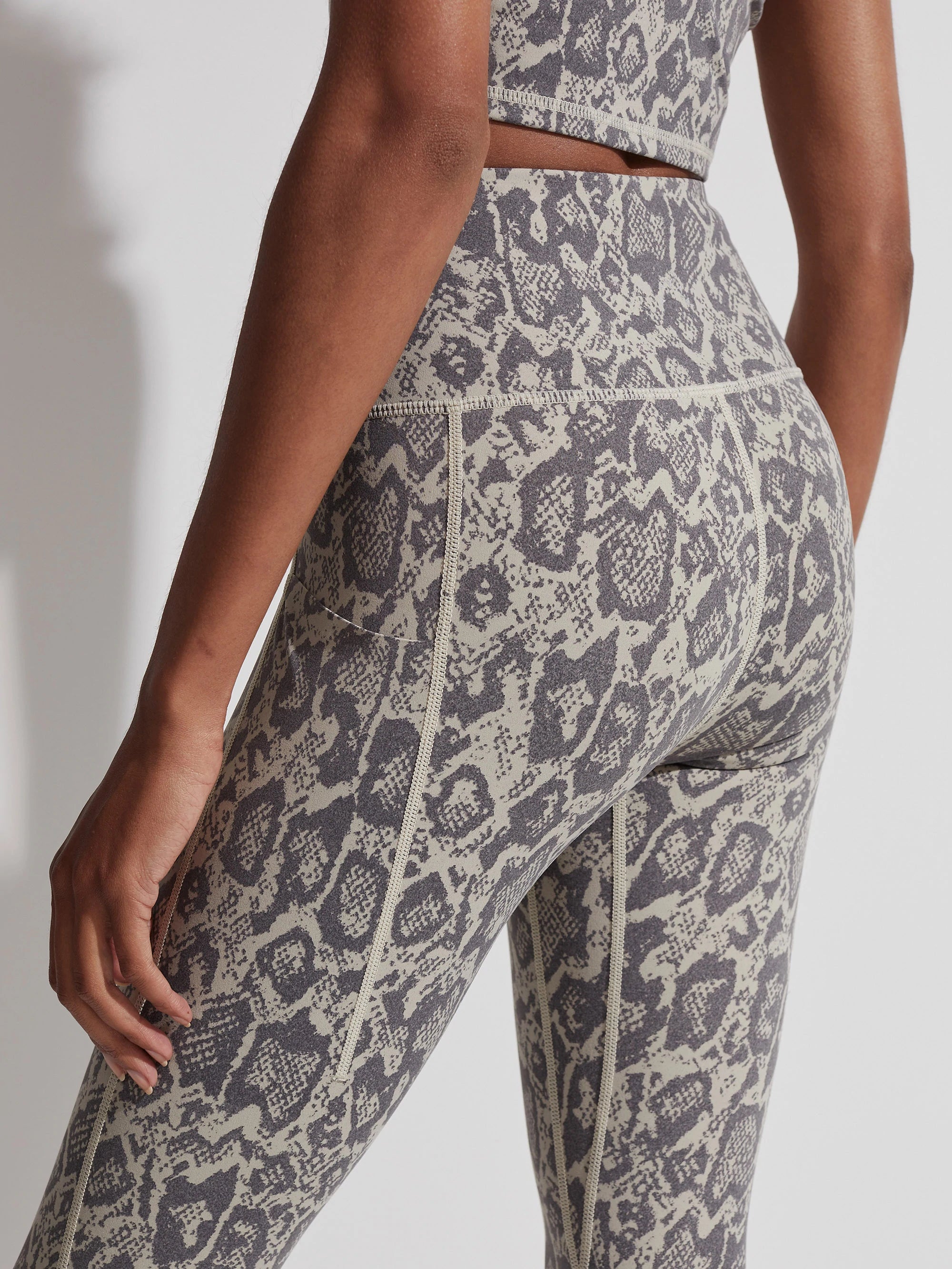 Sage Snake Noise Let&#39;s Go Running Leggings